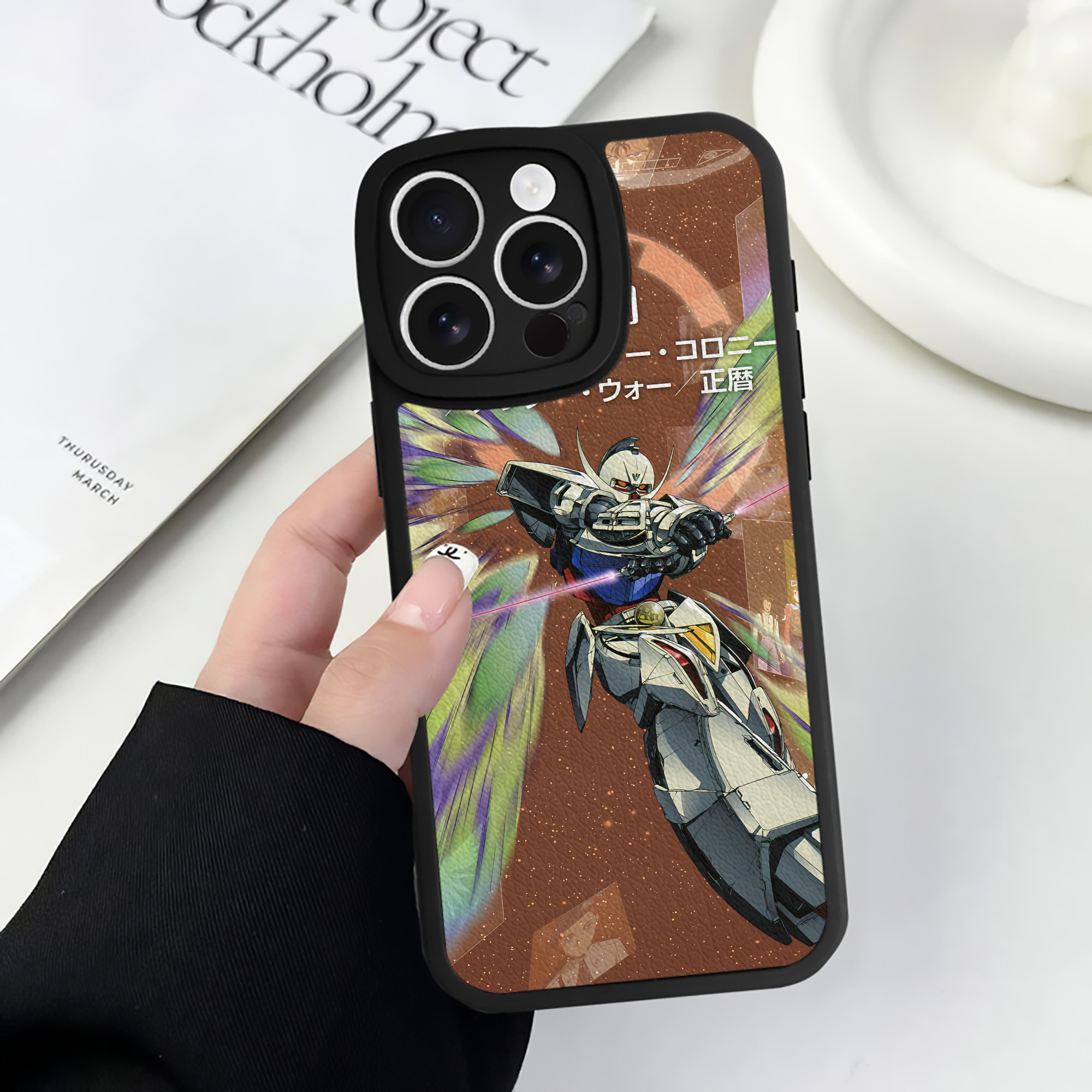 （画像用） 機動戦士ガンダム Mobile Suit Gundam 【iPhone 16シリーズ対応】シリコンスマホケース（レザー調） 材質：シリコン